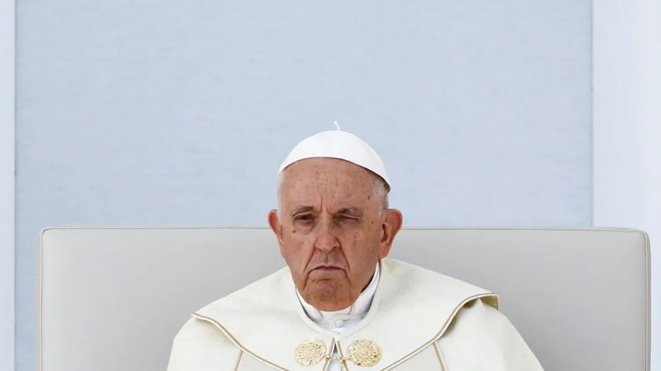 Papa Francisco tem 'quadro clínico complexo' e tratamento será modificado