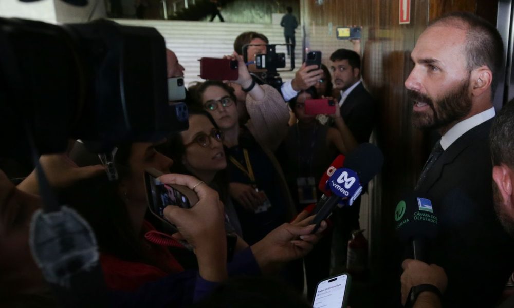 Por unanimidade, STF torna Eduardo Bolsonaro réu por atuação nos EUA